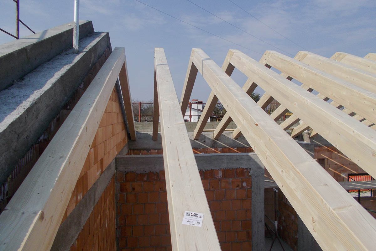 messa-in-posa-tetti-in-legno-12