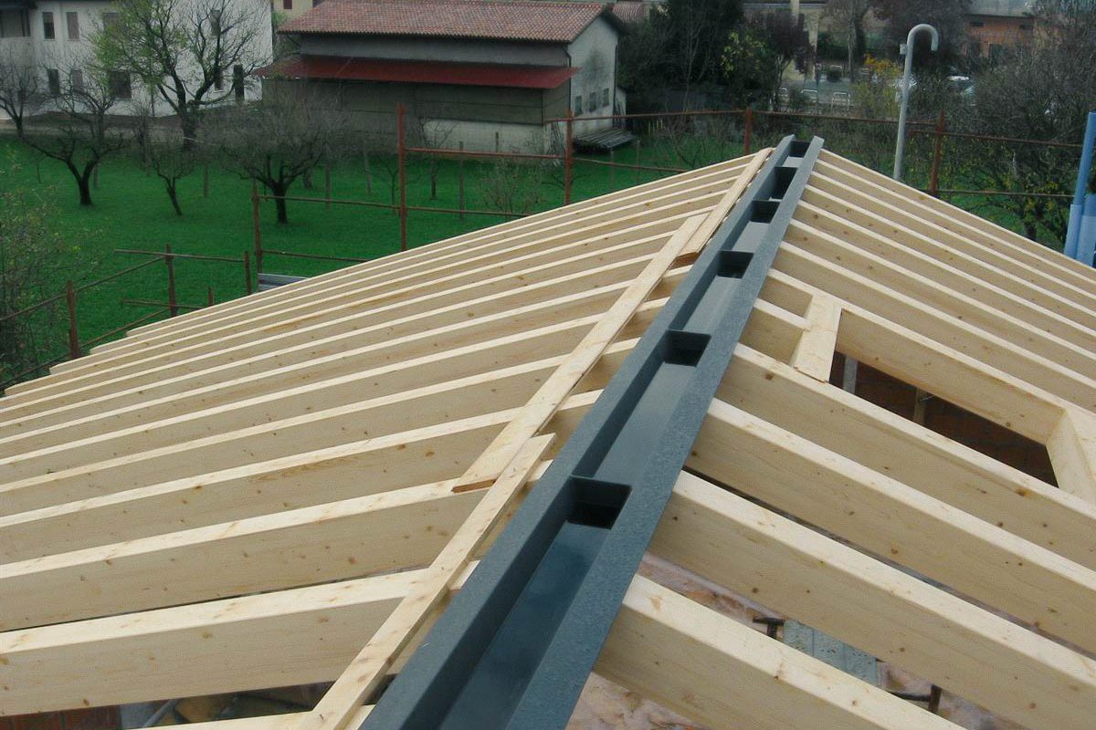 messa-in-posa-tetti-in-legno-2